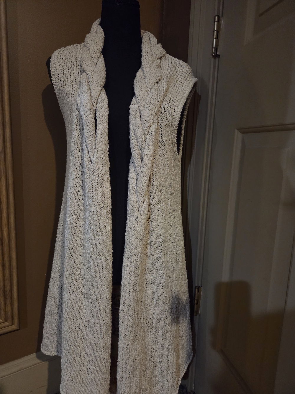 Jones New York Cream Cable-Trim Sleeveless Knit Vest